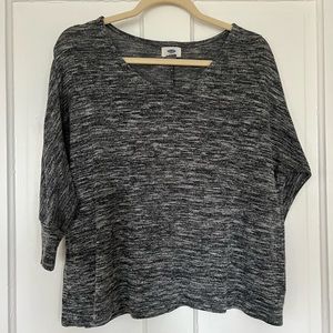 Medium Old Navy grey top